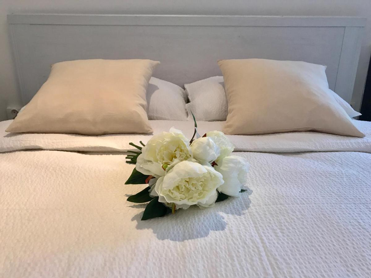 Studio Apartment With A View Of Ban Jelacic Square 萨格勒布 外观 照片