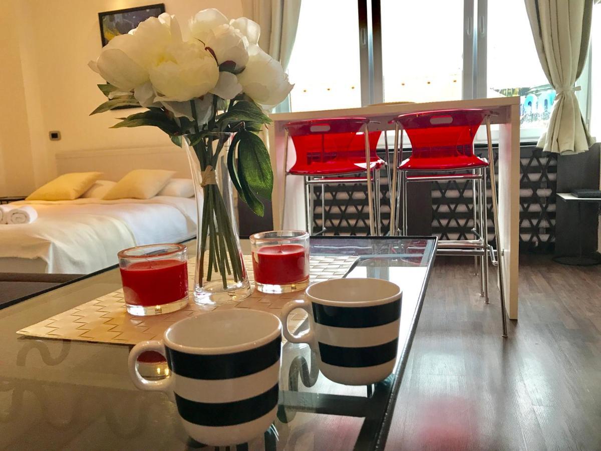 Studio Apartment With A View Of Ban Jelacic Square 萨格勒布 外观 照片