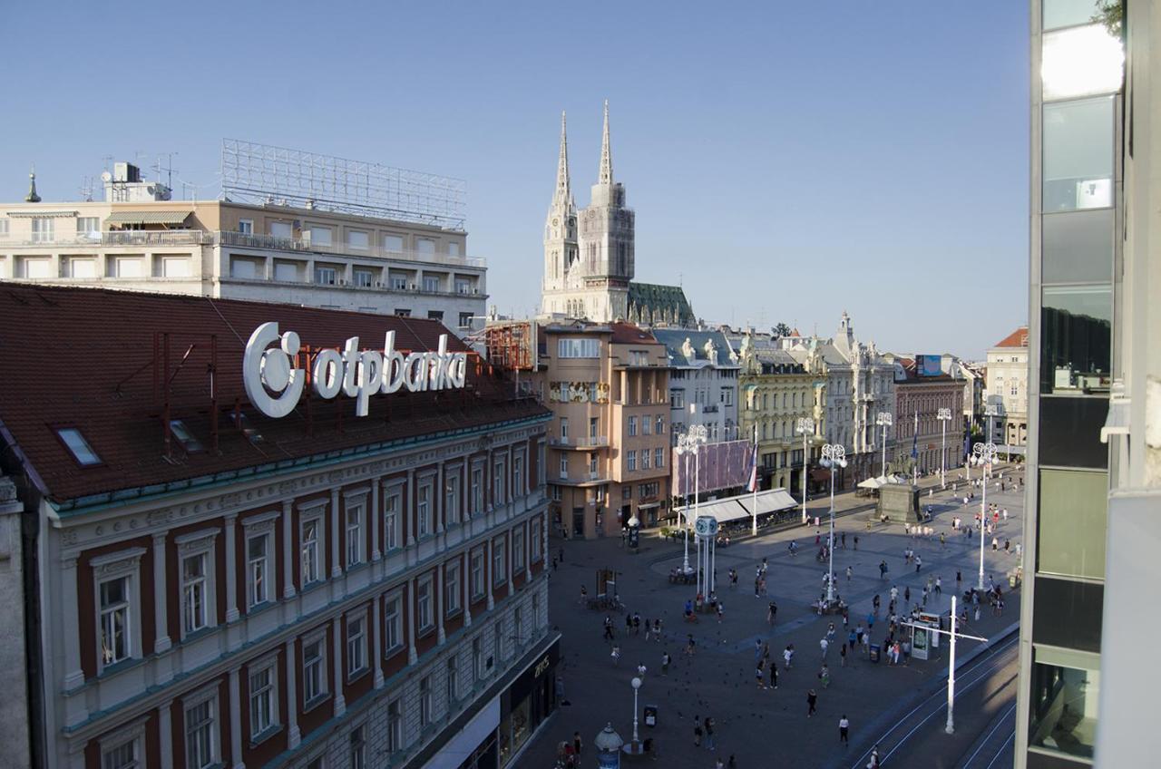 Studio Apartment With A View Of Ban Jelacic Square 萨格勒布 外观 照片