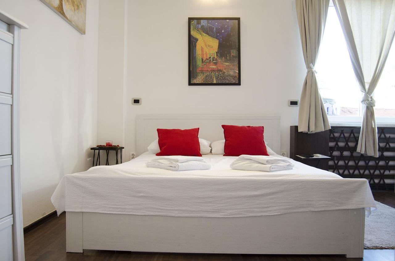 Studio Apartment With A View Of Ban Jelacic Square 萨格勒布 外观 照片